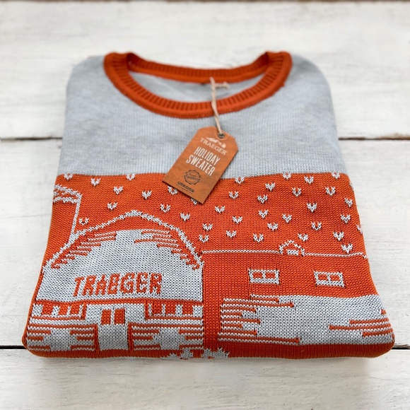 Traeger Smoker Christmas Sweater Pullover Knit Holiday Pig Farm Gray Orange Snow - Picture 2 of 12